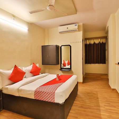 Oyo 11427 Hotel Kalyan Ahmedabad Bagian luar foto