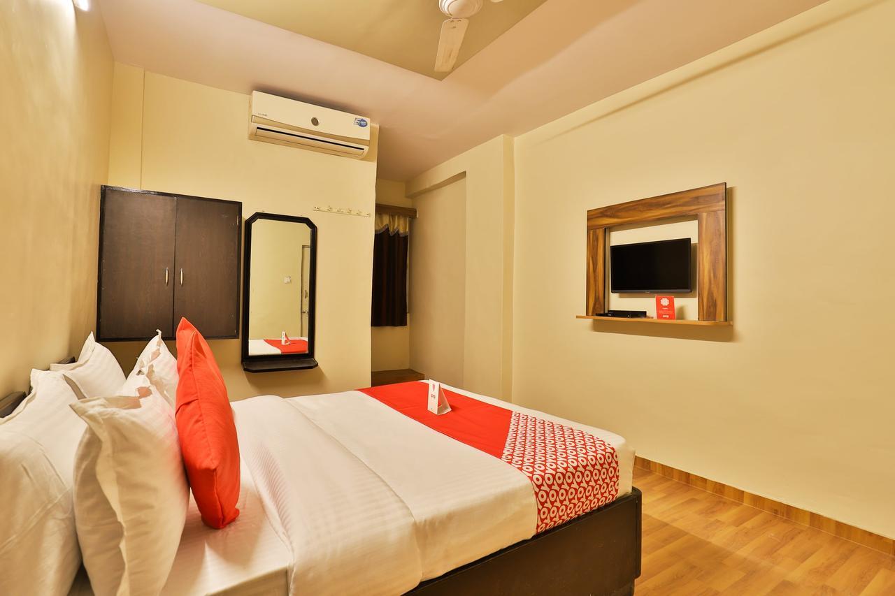 Oyo 11427 Hotel Kalyan Ahmedabad Bagian luar foto