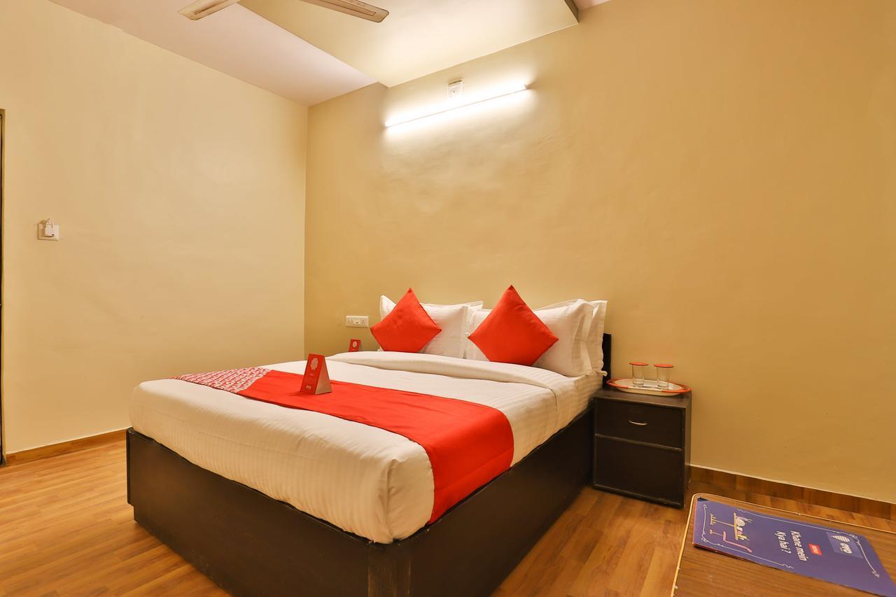 Oyo 11427 Hotel Kalyan Ahmedabad Bagian luar foto