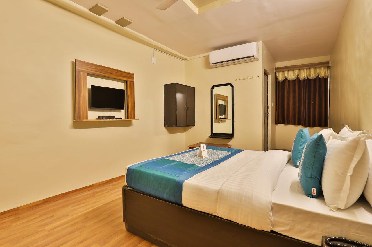 Oyo 11427 Hotel Kalyan Ahmedabad Bagian luar foto