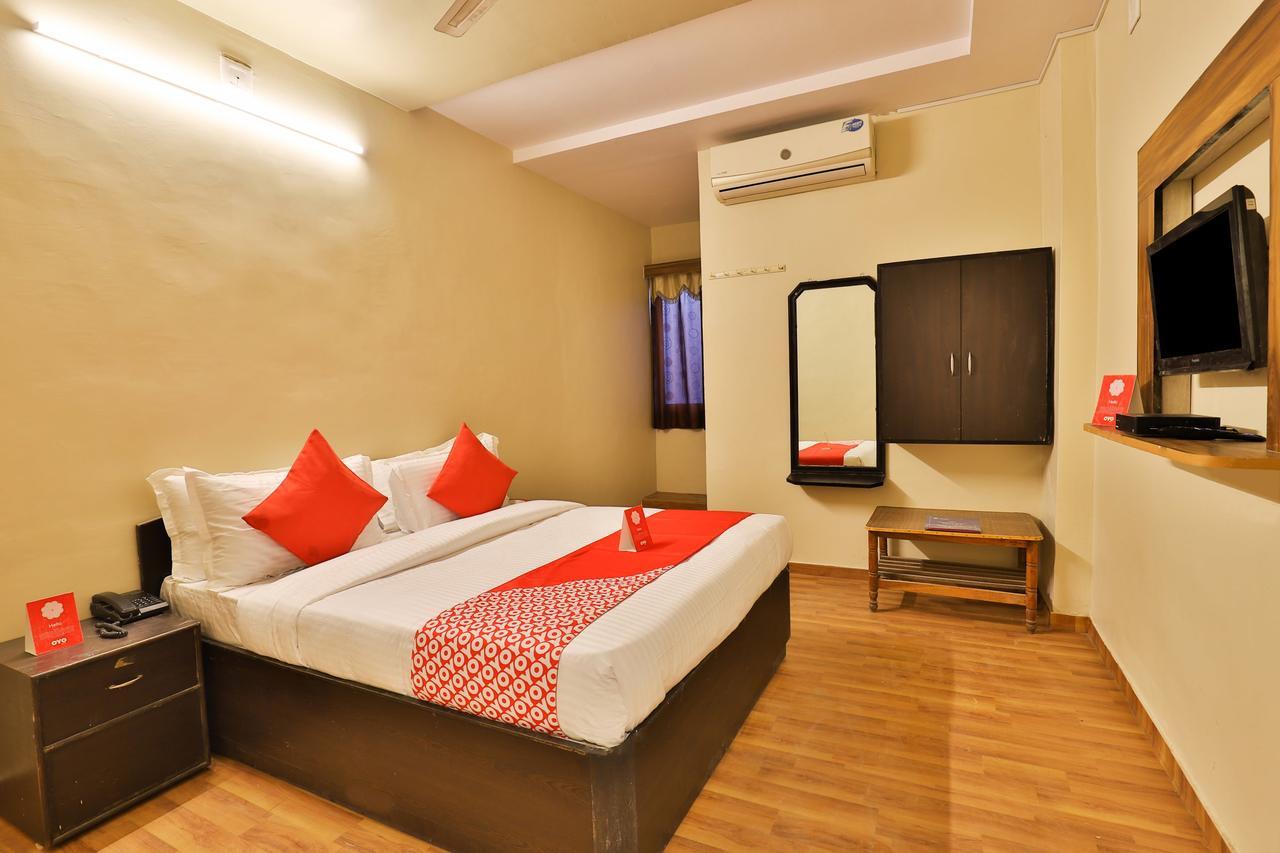 Oyo 11427 Hotel Kalyan Ahmedabad Bagian luar foto