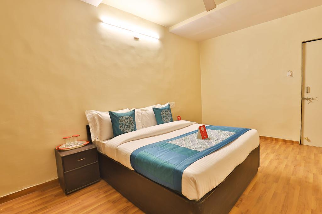 Oyo 11427 Hotel Kalyan Ahmedabad Bagian luar foto