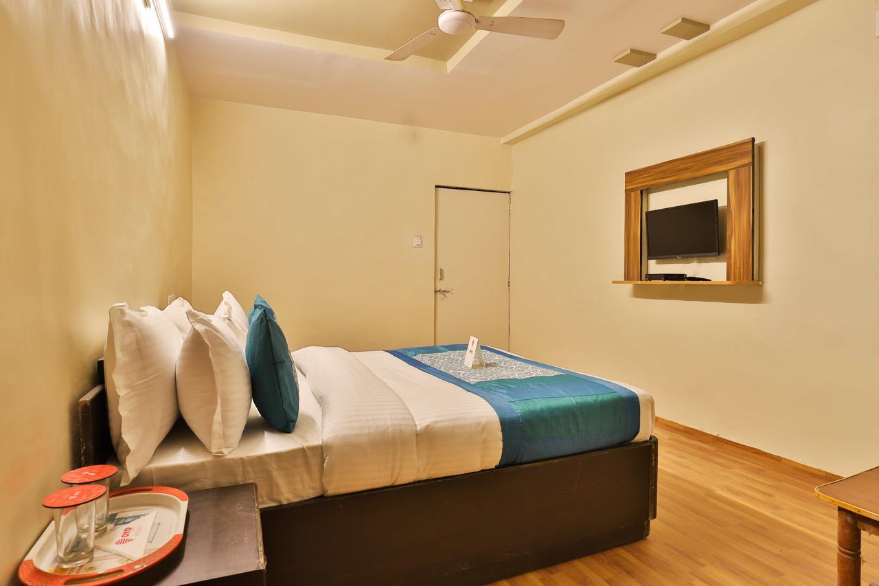 Oyo 11427 Hotel Kalyan Ahmedabad Bagian luar foto