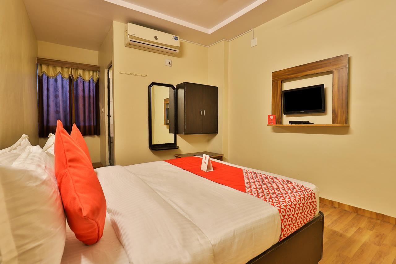 Oyo 11427 Hotel Kalyan Ahmedabad Bagian luar foto