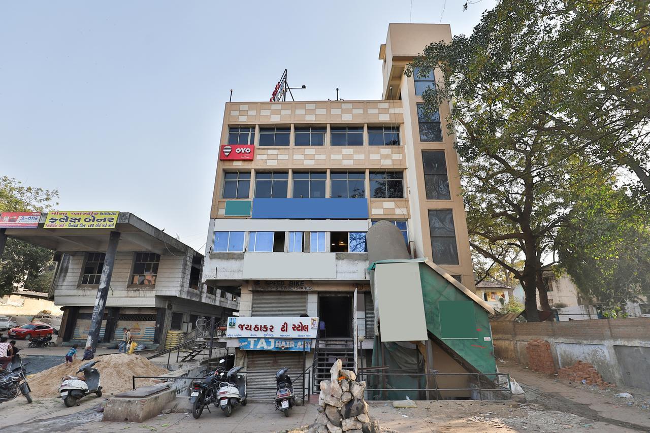 Oyo 11427 Hotel Kalyan Ahmedabad Bagian luar foto