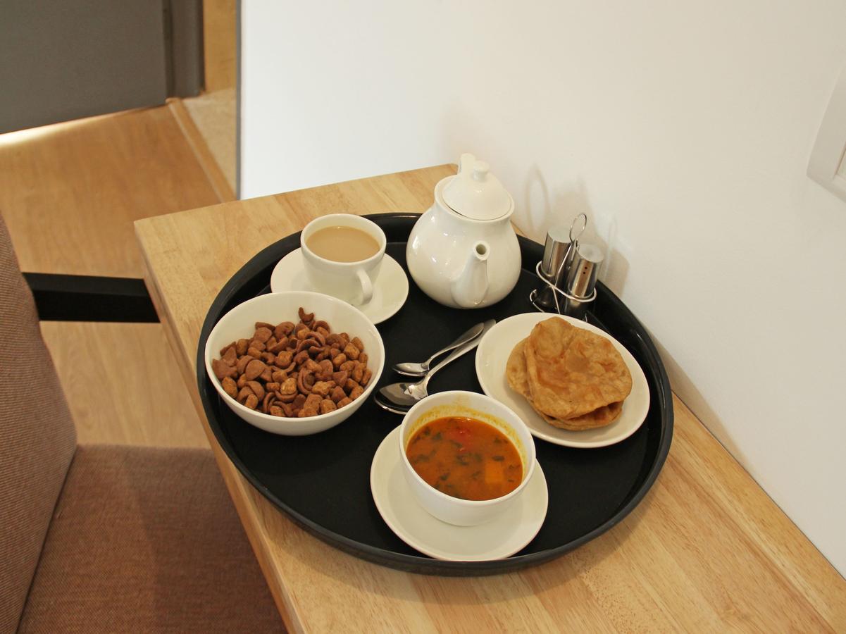 Oyo 11427 Hotel Kalyan Ahmedabad Bagian luar foto